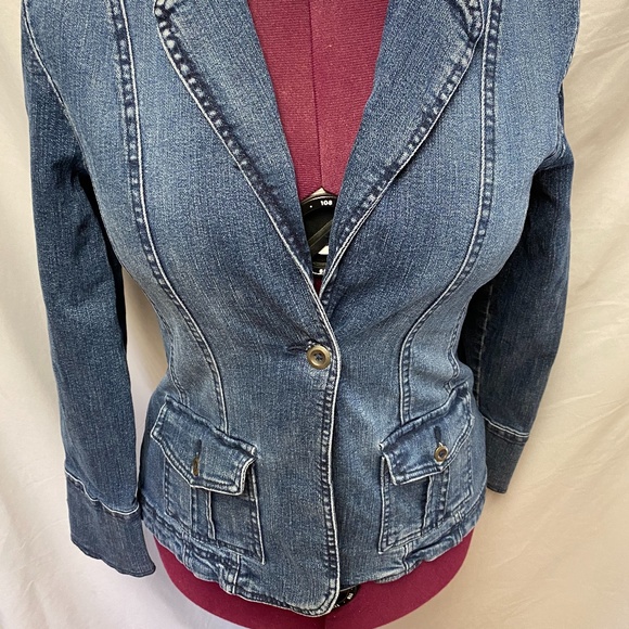 Contrast- single button, denim blazer/jacket - Picture 3 of 8